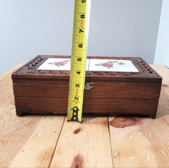 Vintage Carved Wood And Tile Trinket Box Felt Lined Hinged Lid 11 Inch Floral - Picture 11 of 11